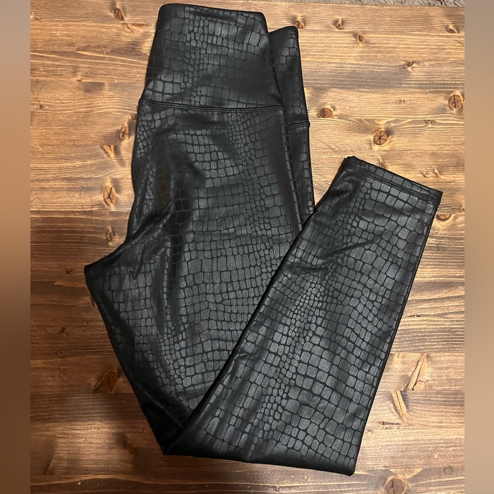 Crocodile print leggings